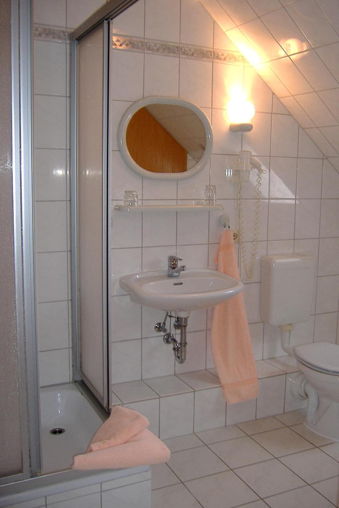Güstrow Gaestehaus Pension Hess - Das Kleine Hotel מראה חיצוני תמונה