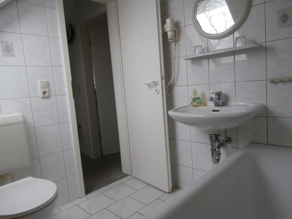 Güstrow Gaestehaus Pension Hess - Das Kleine Hotel חדר תמונה