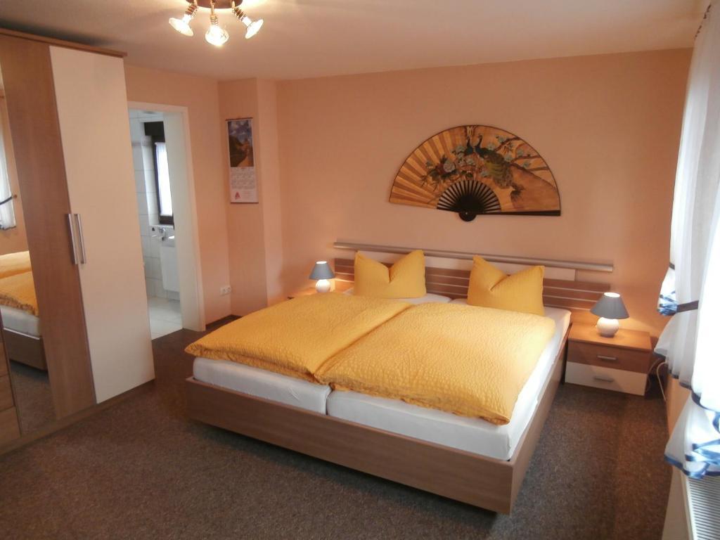 Güstrow Gaestehaus Pension Hess - Das Kleine Hotel חדר תמונה