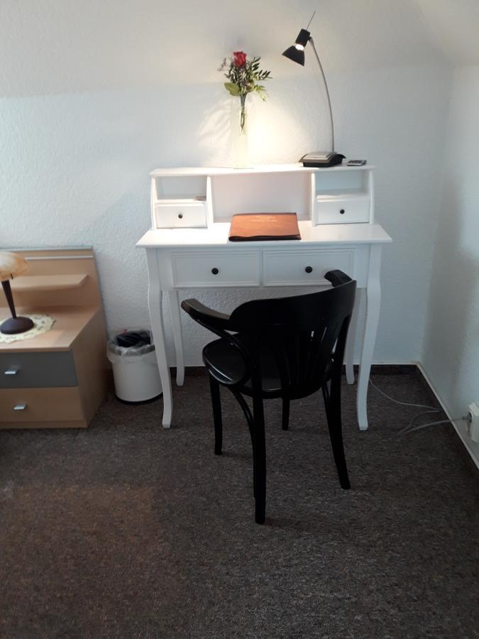 Güstrow Gaestehaus Pension Hess - Das Kleine Hotel מראה חיצוני תמונה